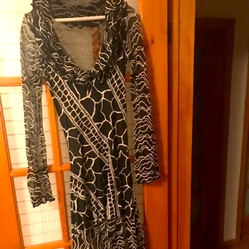 BLACK AND WHITE EVENING DRESS